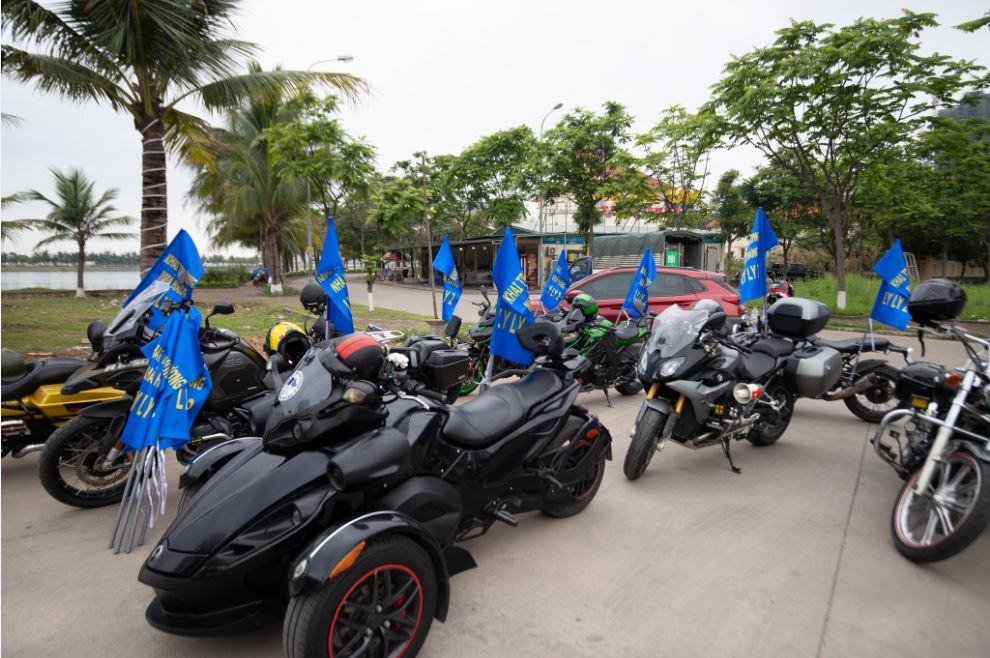 Xưởng may Cờ C&aacute;nh Buồm, cờ Quảng C&aacute;o, cờ Giọt lệ, Cờ b&atilde;i biển, cờ phướn, cờ lưỡi dao